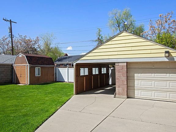 5th image of 1004 W Debonair Dr