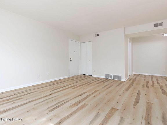4th image of 2505 Brownsboro Rd APT B5