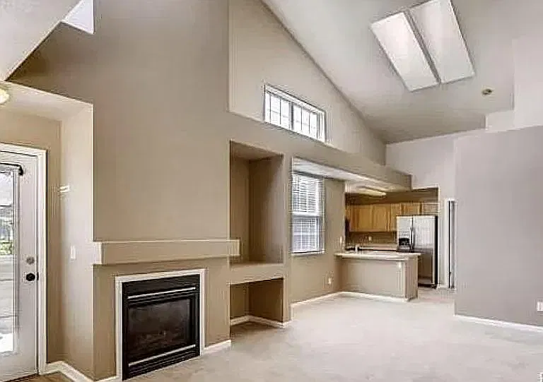 2 bed, 1140 sqft, $2,200 — Photo 1