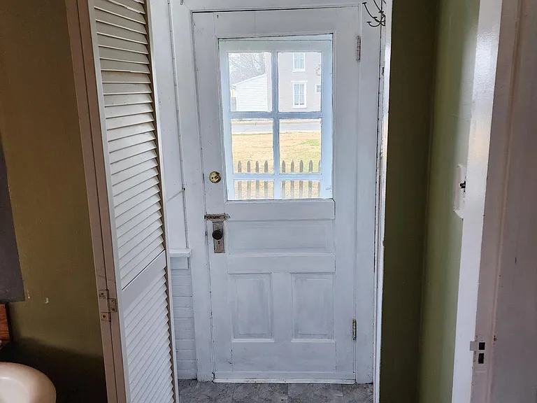 108 S Railroad St #A — Photo 6