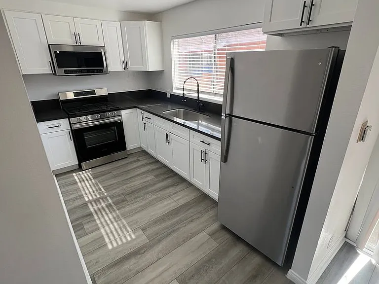 Villa Regency Apartments — Photo 61