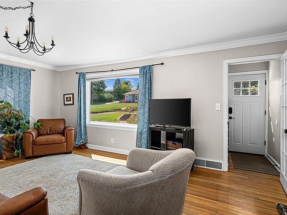 4th image of 1410 Fern Ave