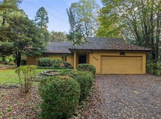 603 Edgewood Rd, Bradfordwoods, PA 15015