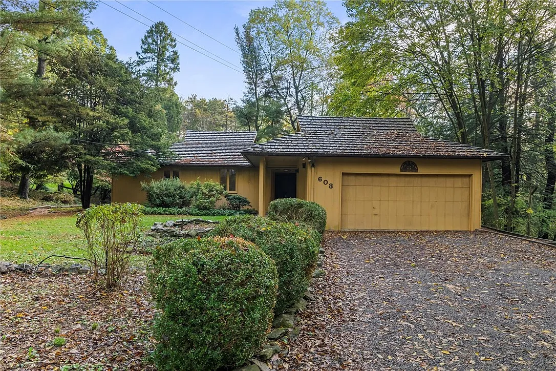 603 Edgewood Rd photo 1