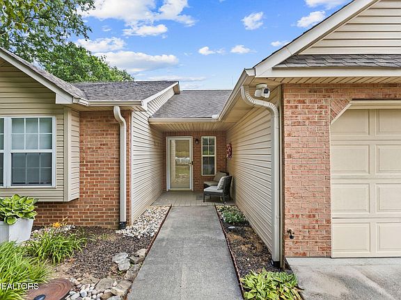 4th image of 4522 Shamus Way