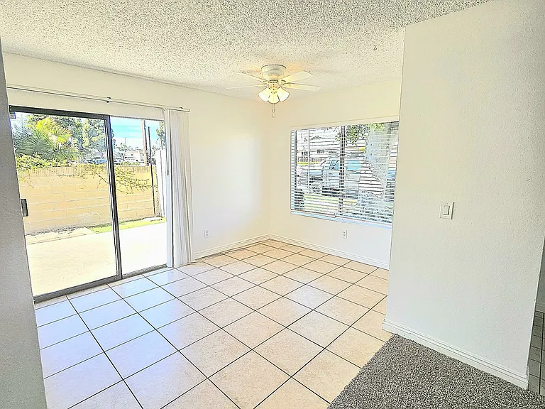 Beach Walk Apartments — Photo 9