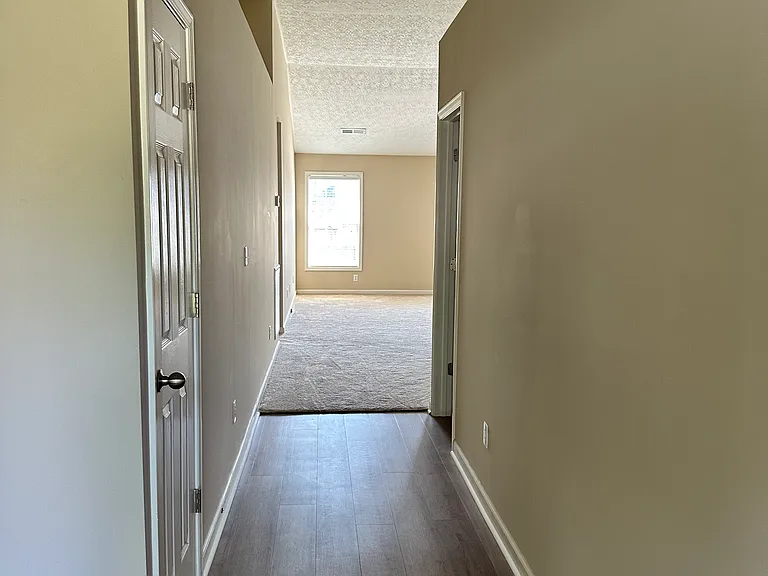 3944 Winthrop Dr — Photo 4