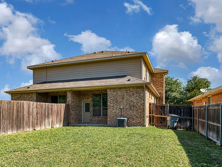 341 Orbit Dr — Photo 24