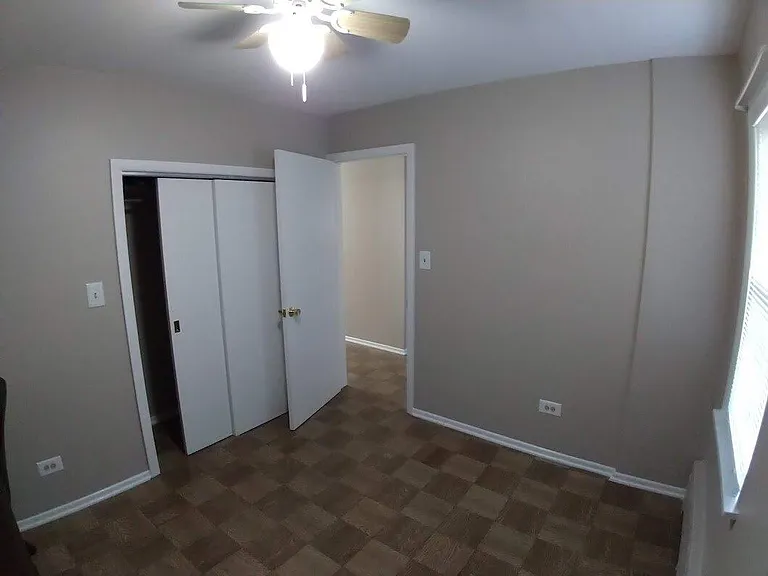 1447 W Henderson St — Photo 9
