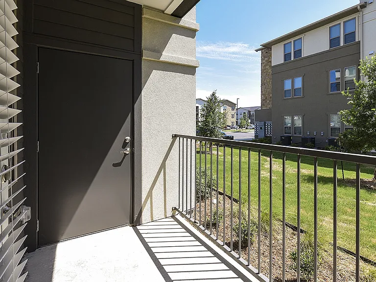 The Scott at Medio Creek — Photo 24