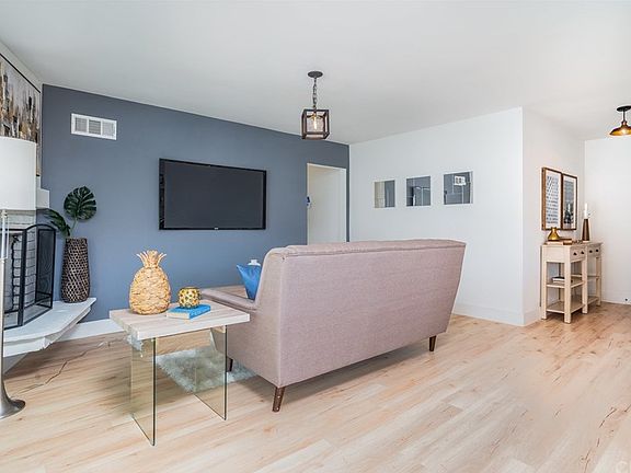 4th image of 1339 N Heathdale Ave