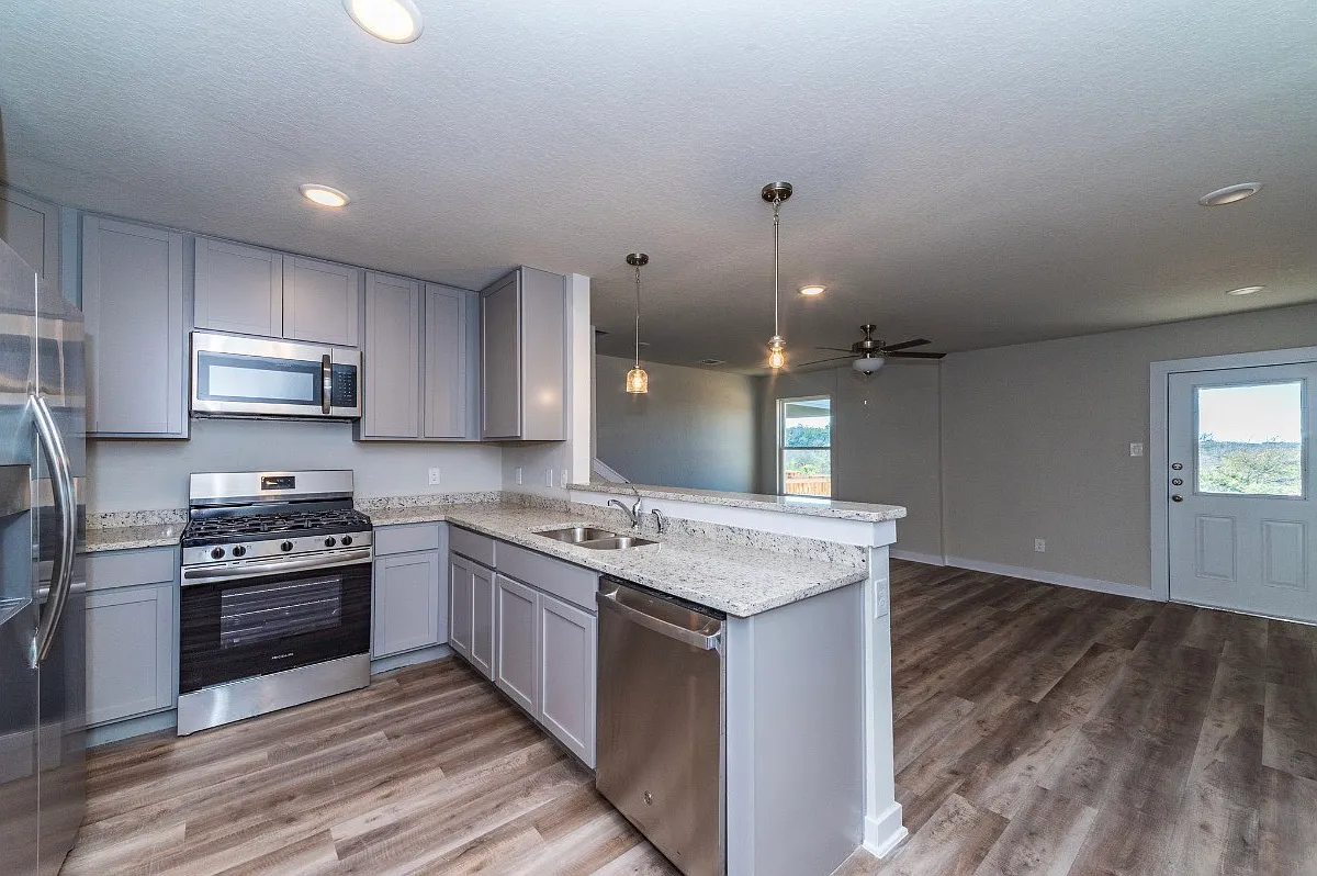 689 Ryan Crossing — Photo 2