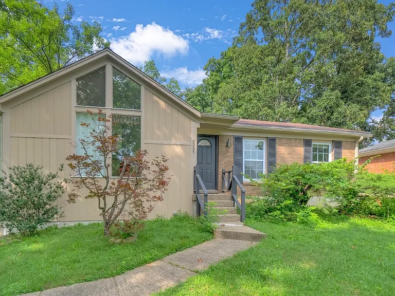 10205 Seatonville Rd — Photo 2