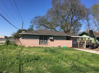 103 Schade Ln, Houston, TX 77037