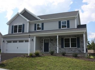 32 Gentle Dr, East Earl, PA