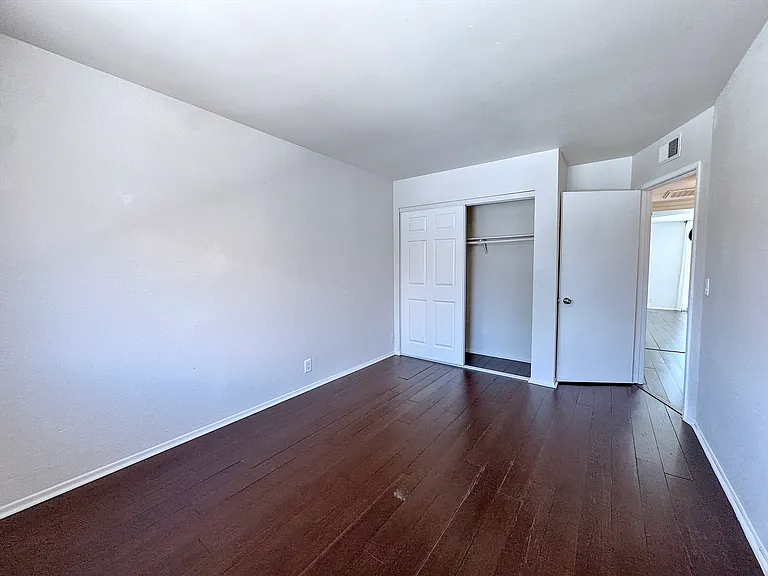 1671 E Kingsley Ave #B — Photo 9