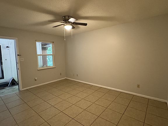 4th image of 2043 Wynwood Dr NW #2