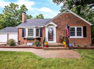 1611 E Crestwood Dr, Peoria, IL