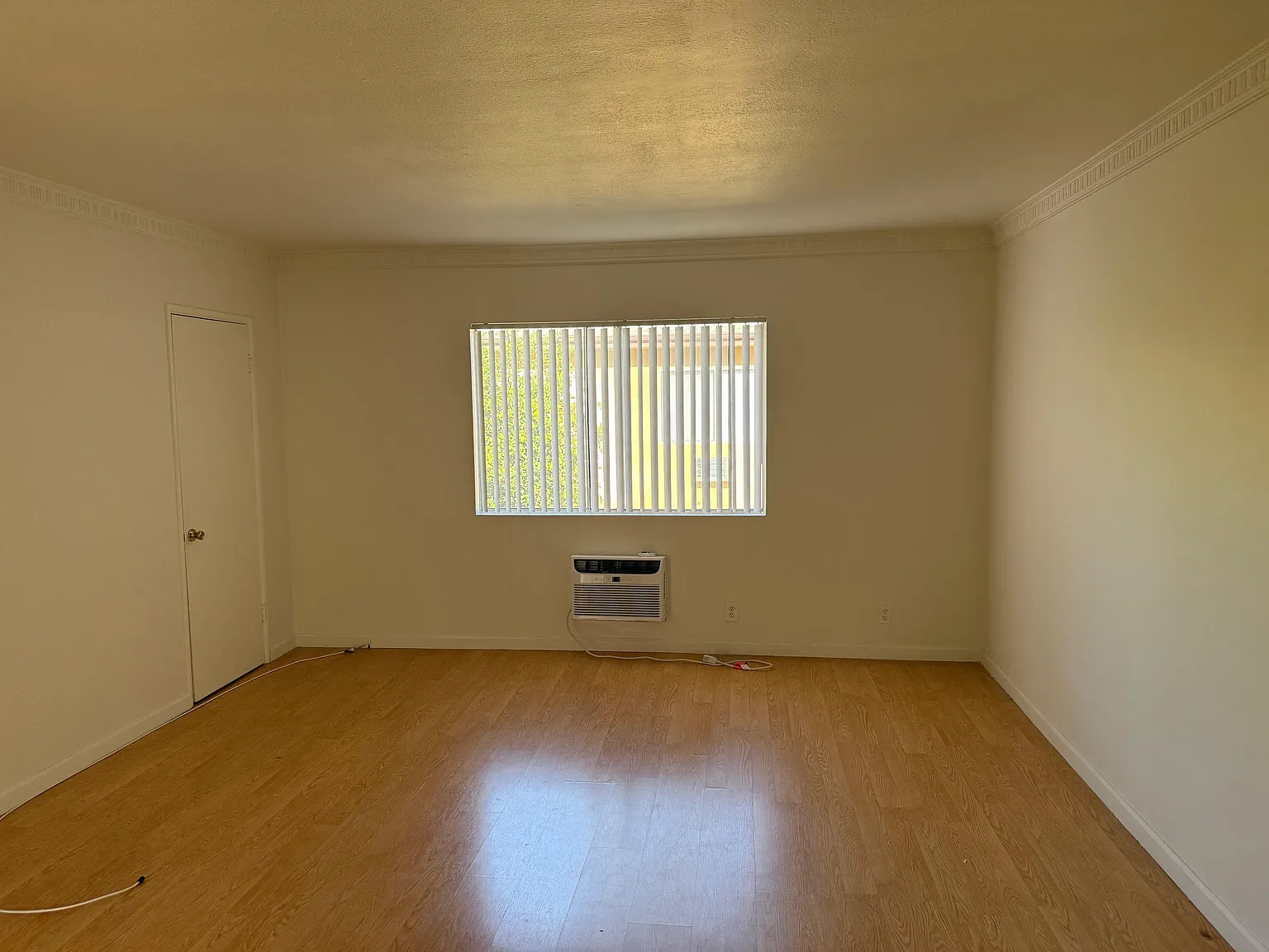 Studio, $1,395 — Photo 2