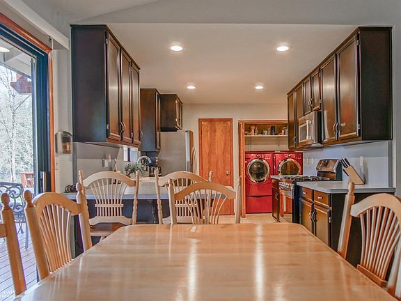 3rd image of 15379 Stinson Dr