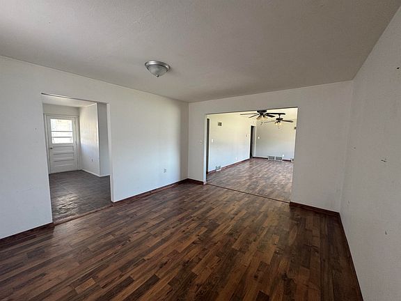 4th image of 127 El Rancho Dr