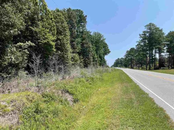 7986 Overhills Rd #1, Spring Lake, NC 28390