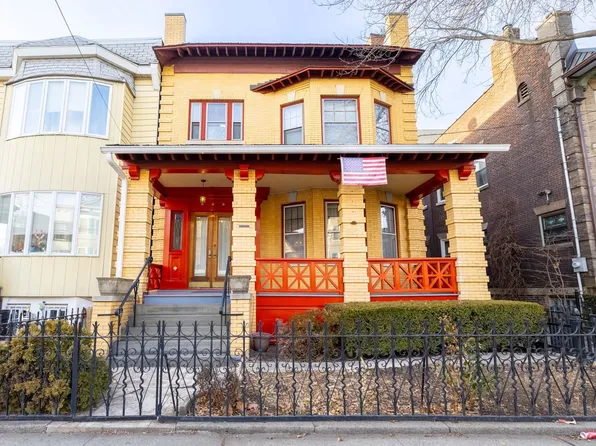 895 Summit Avenue image 1 of 22