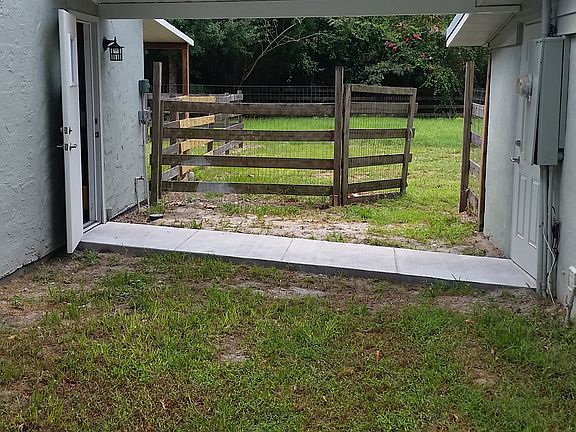 3rd image of 453 Lake Pearl Dr