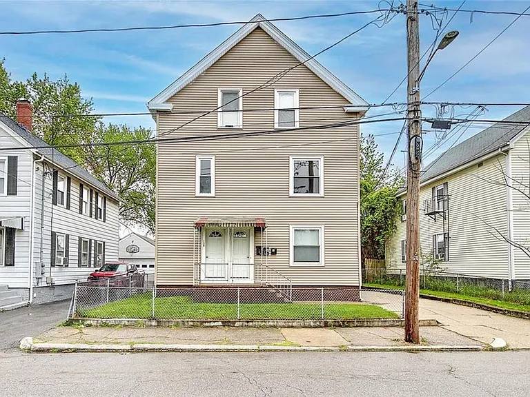 137 Hunts Ave — Photo 1