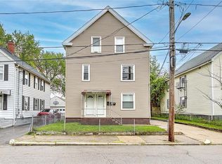 137 Hunts Ave, Pawtucket, RI 02861