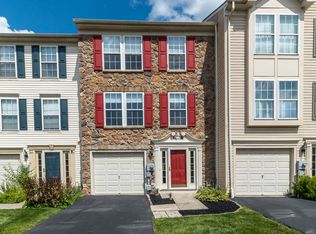 607 Village Ct, Quakertown, PA 18951