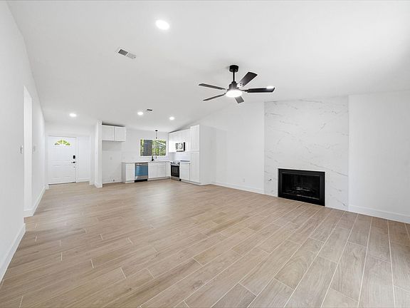 2nd image of 1704 N Red Cedar Cir