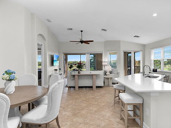 3rd image of 1286 Rialto Way APT 202