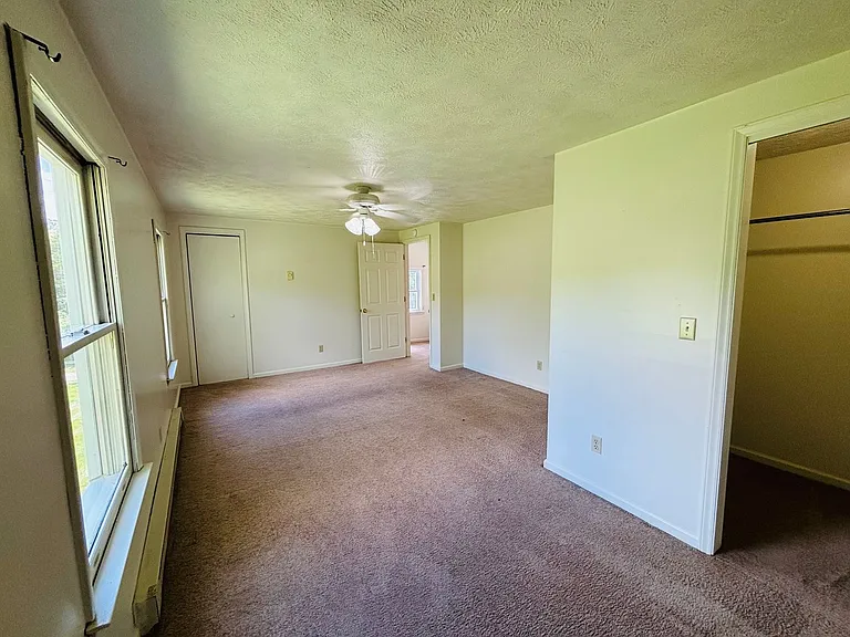 2700 Meadowbrook Dr — Photo 12