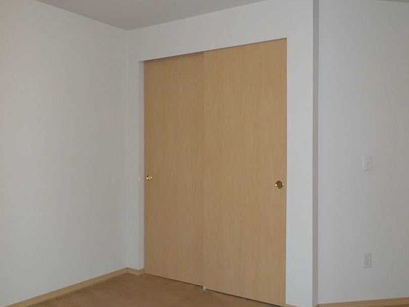 3rd image of 610 11th Ave #B