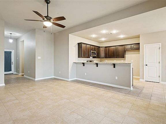 3rd image of 70085 4th St