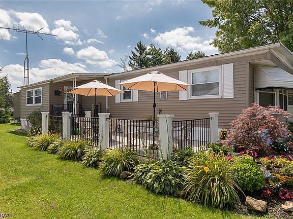 3rd image of 217 Deer Dr