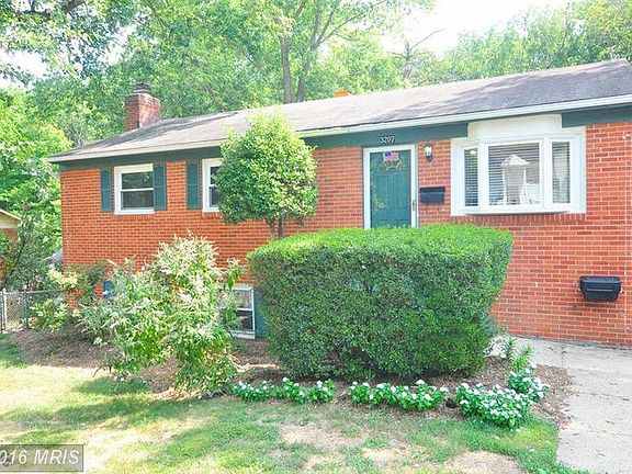 2nd image of 3207 Burbank Ln