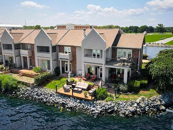 5th image of 810 Island Way Unit A