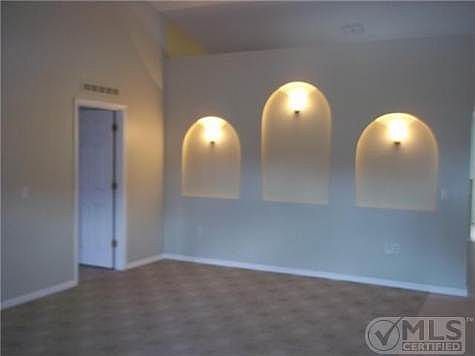 4th image of 2458 SW Avondale St