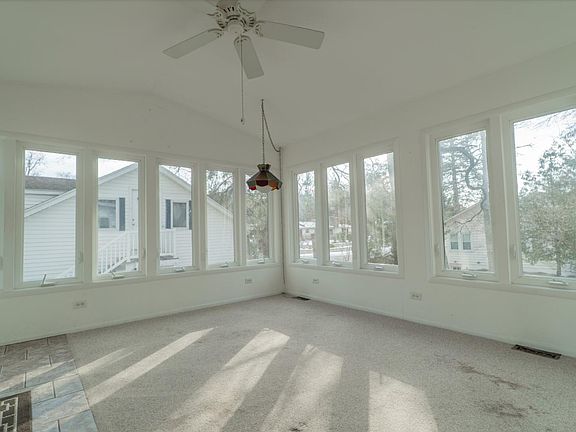 5th image of 18 Diana Rd