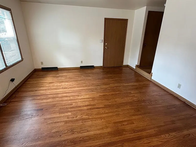 1011 Kellogg Ave — Photo 5