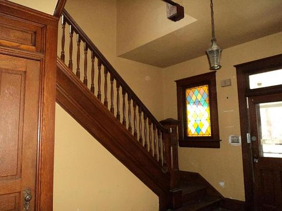 4th image of 932 Findley Ave
