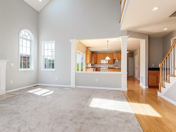 4th image of 583 Lunns Way