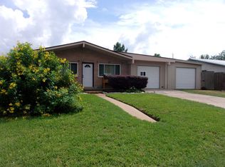 1306 E Wallace St, Llano, TX 78643