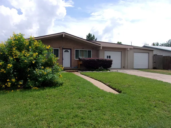 1306 E WALLACE, Llano, TX 78643