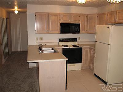 2nd image of 4801 S Oxbow Ave APT 4