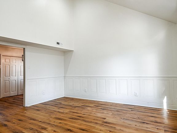 4th image of 2811 Henderson Ave NW