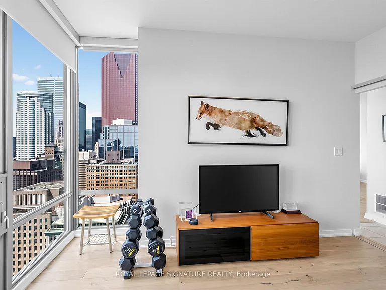 33 Lombard St #3101 — Photo 17