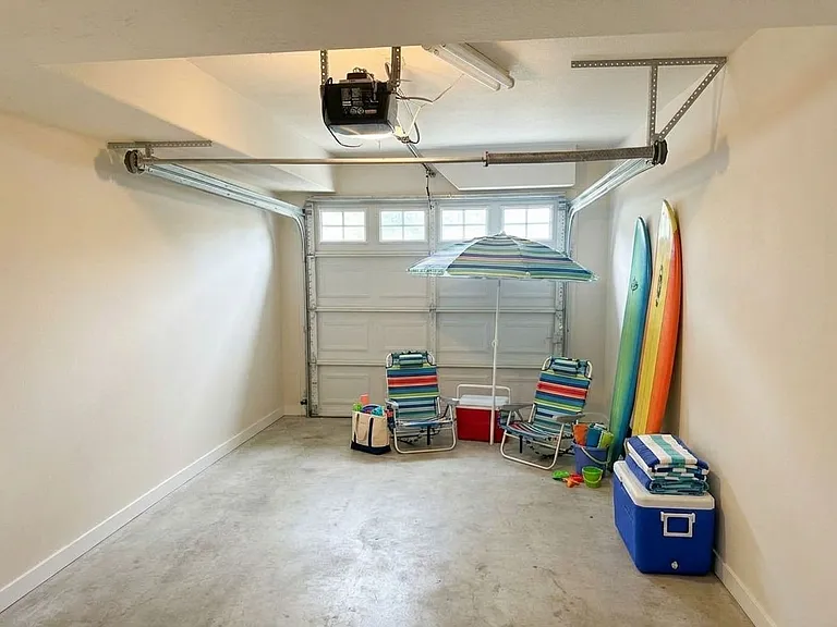 4068 Promontory St — Photo 9